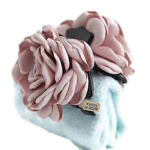 flower hair claw in pink 

