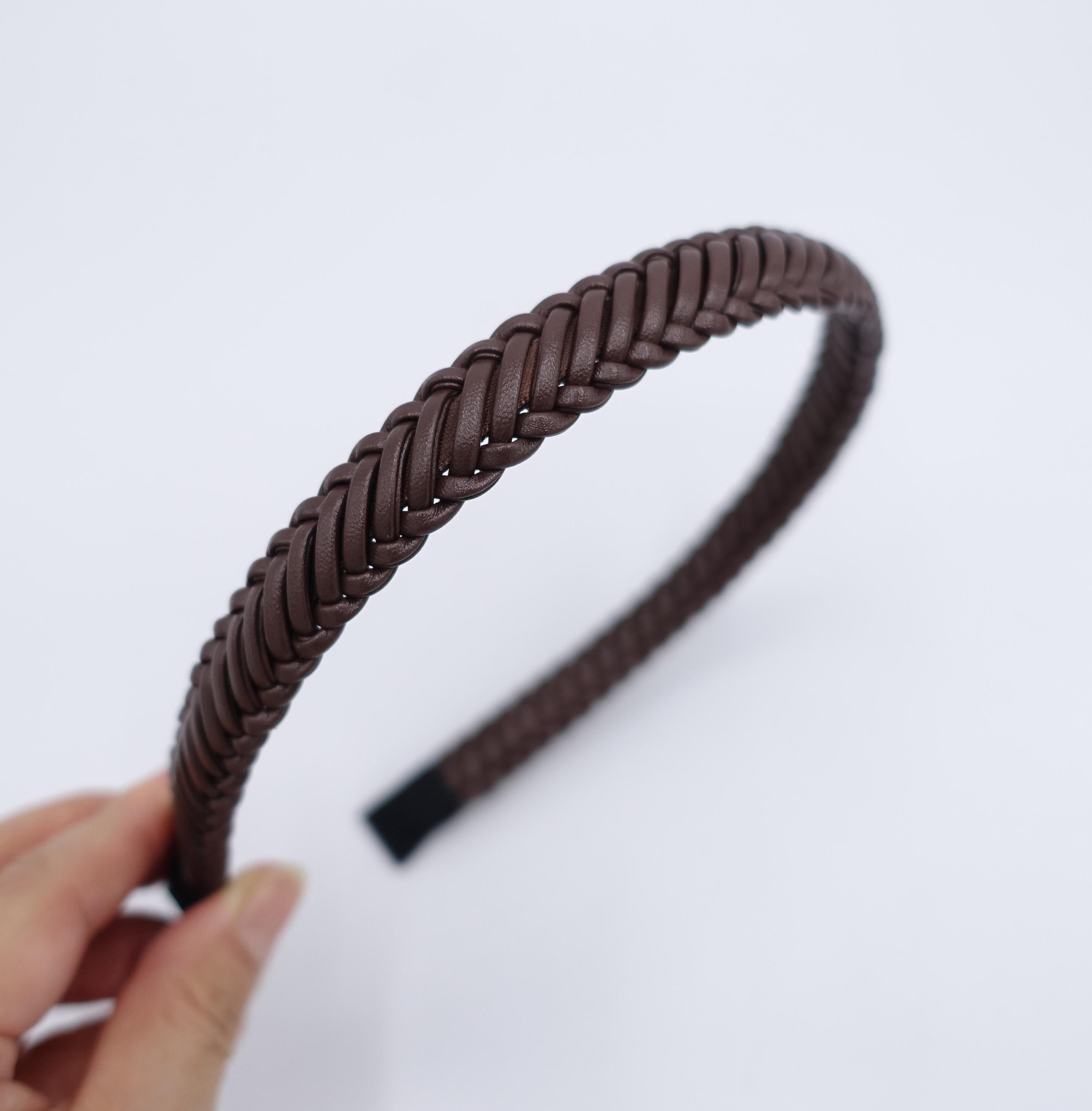 Hair Accessories for Travel and Warm Weather: Headbands and Claws