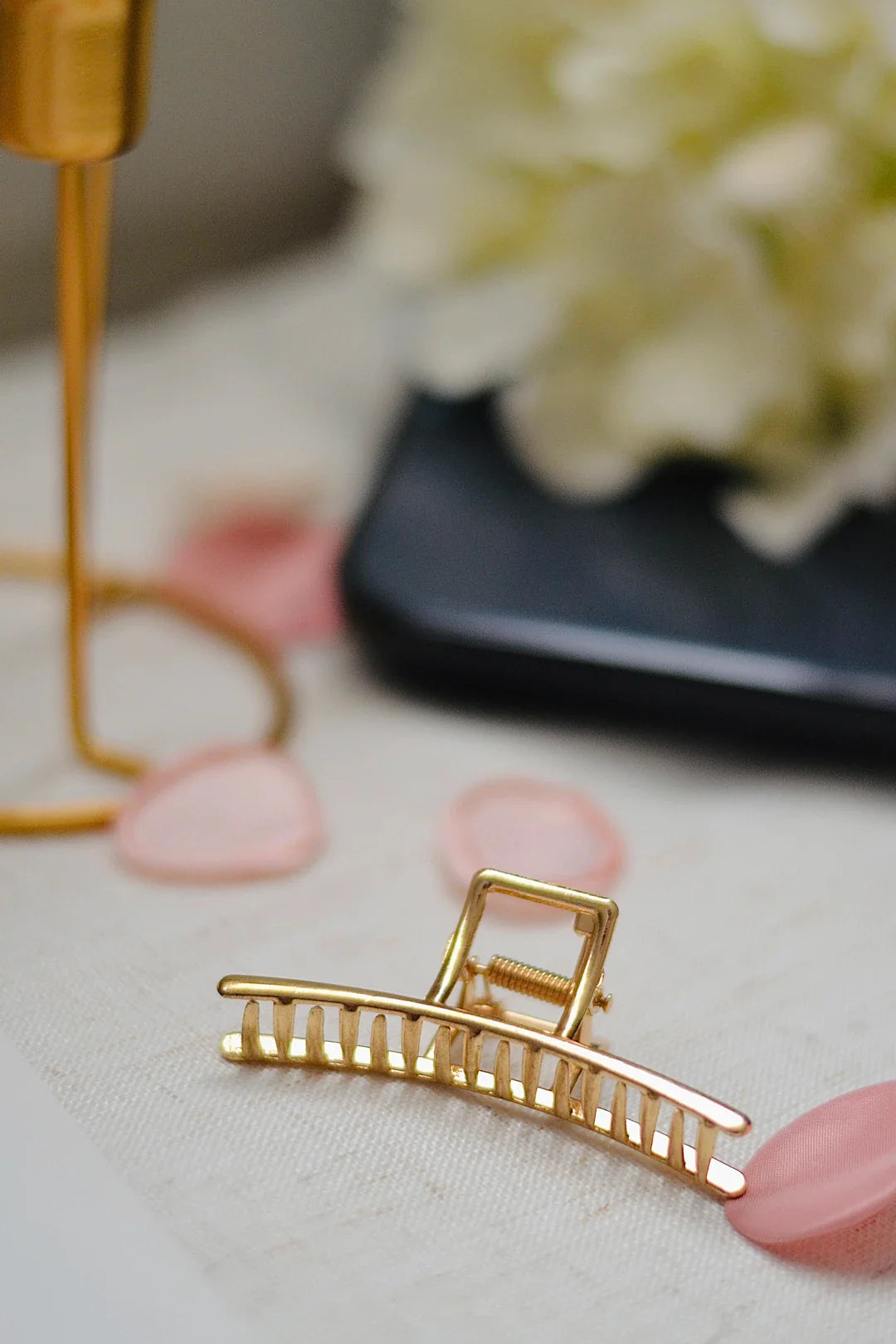 How to Style Hair Accessories: Headbands, Clips and Bows