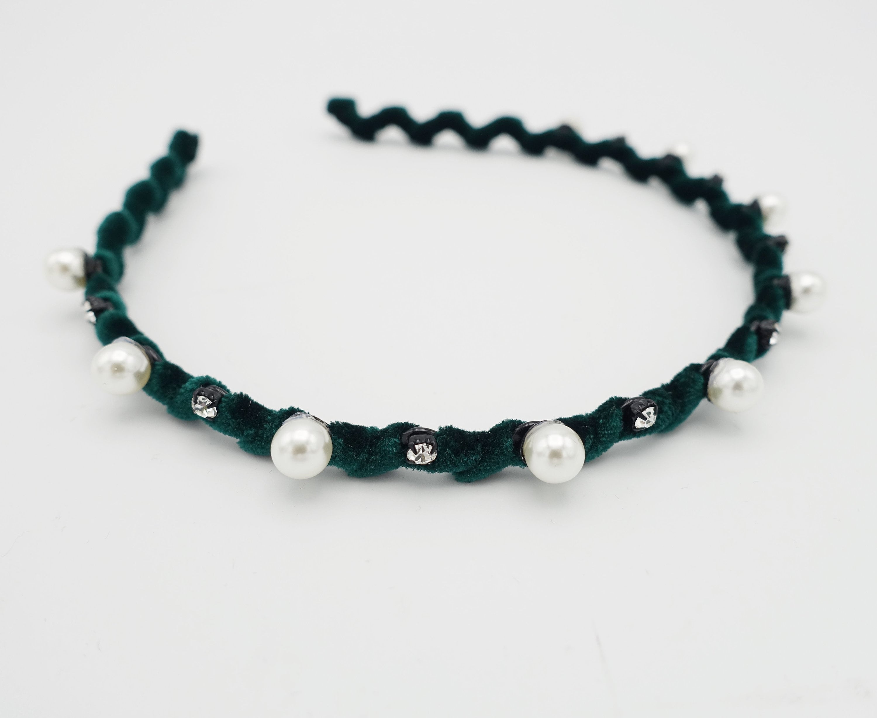 How to Choose an Embellished Headband: Fit, Details & Quality