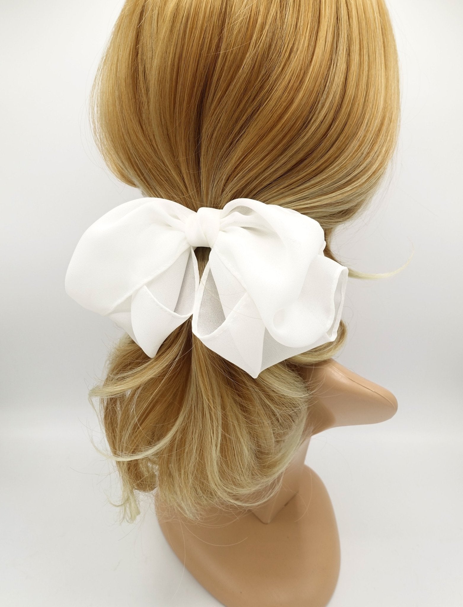 white hair bow 