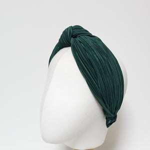 women knotted headband