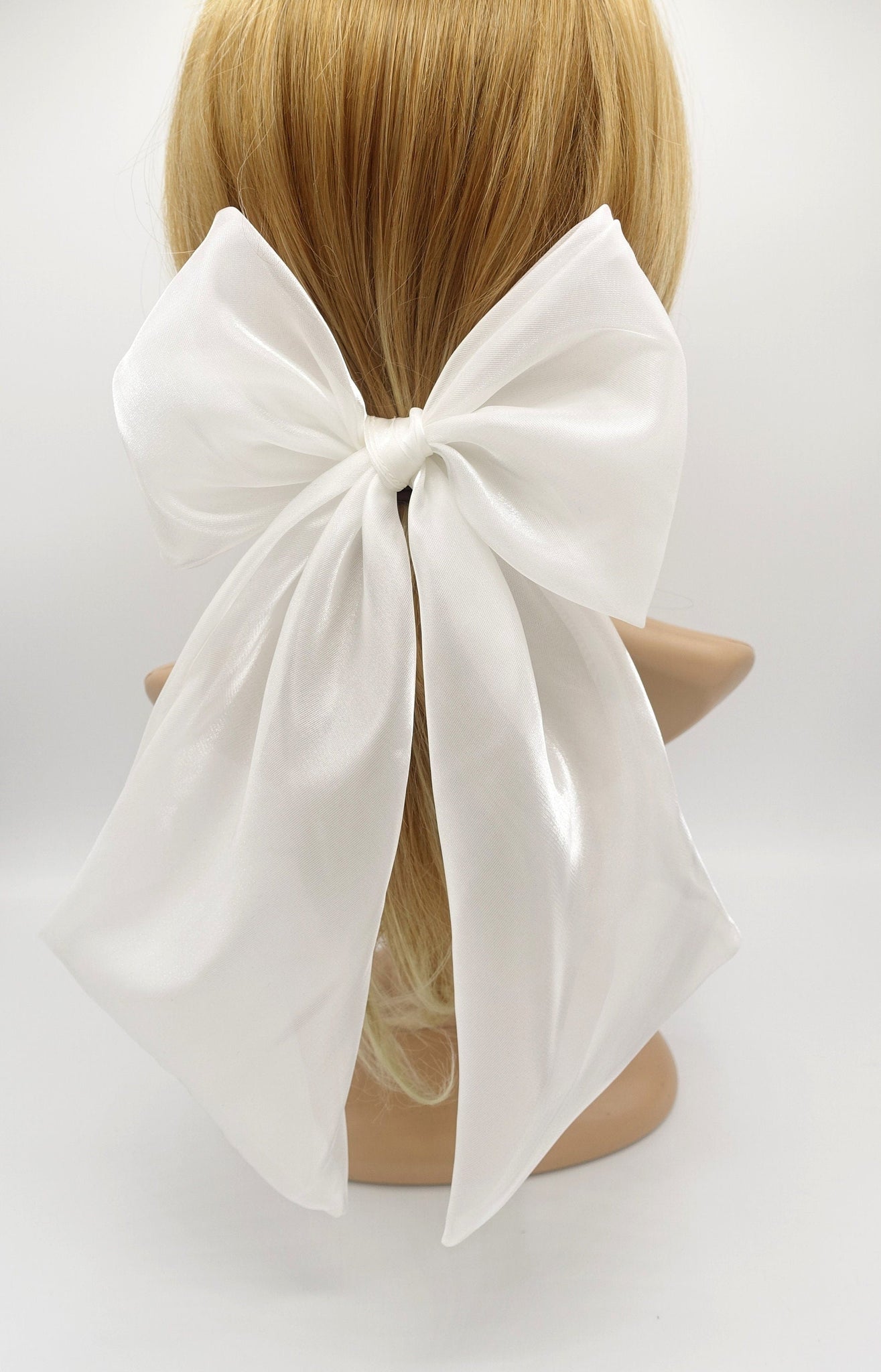 https://www.veryshine.com/cdn/shop/products/veryshine-com-white-organza-giant-hair-bow-wide-tail-oversized-hair-accessory-for-women-29759905890409_2048x2048.jpg?v=1654494002